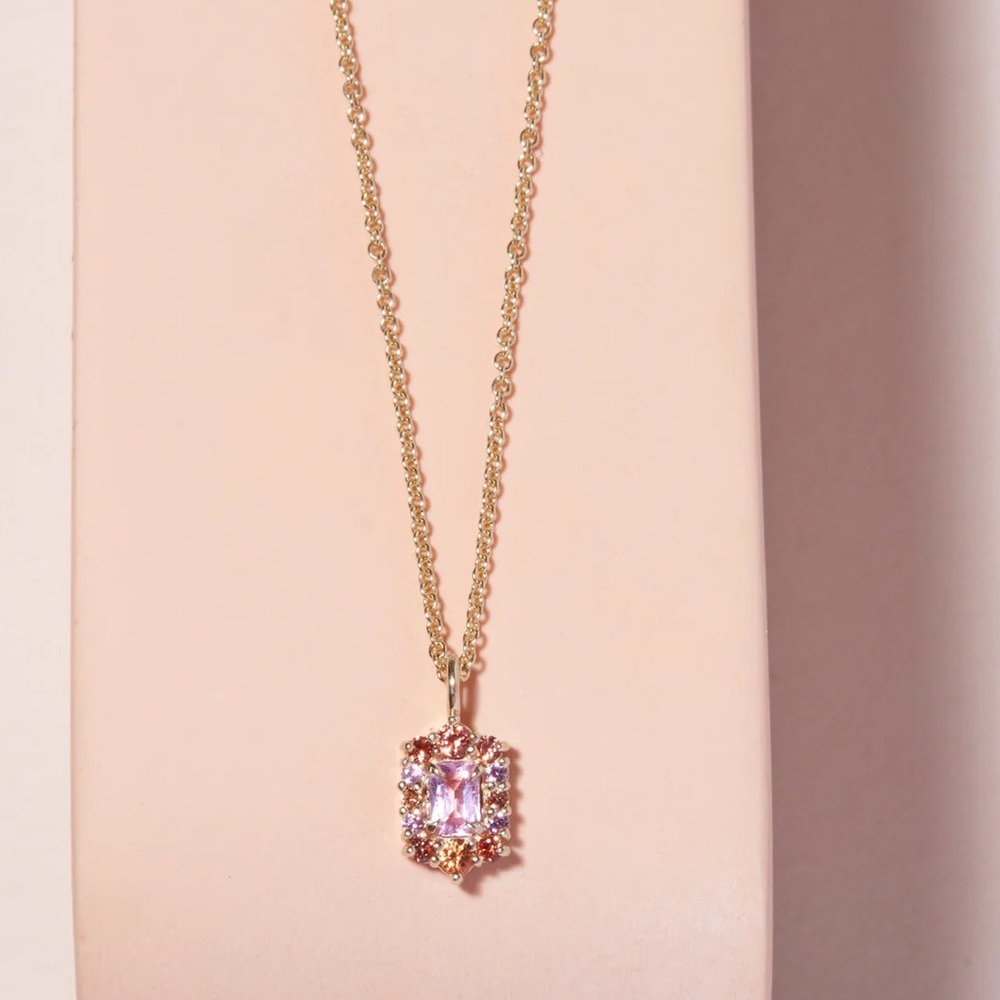 NIB STONE & STRAND Strawberry Sunset Necklace